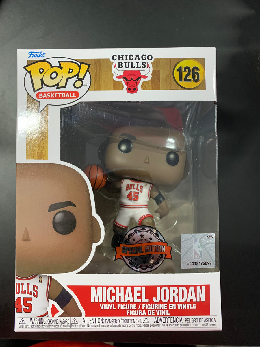 Pop! Television: The Office - Basketball Michael (Chalice Collectibles Exclusive)